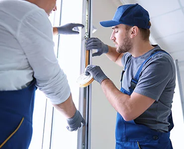 glass repair experts in Warrington, FL