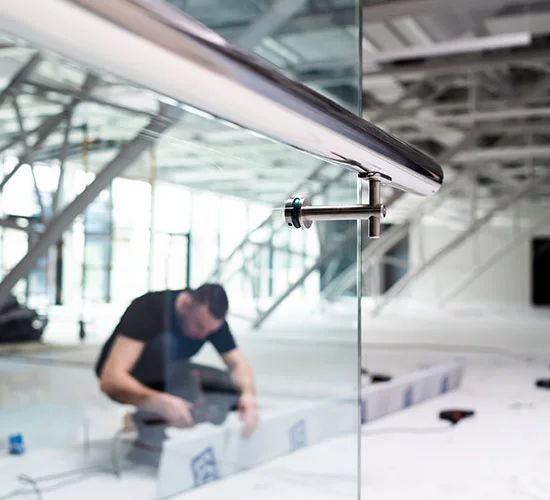 Warrington, FL highly skilled glass repair technicians