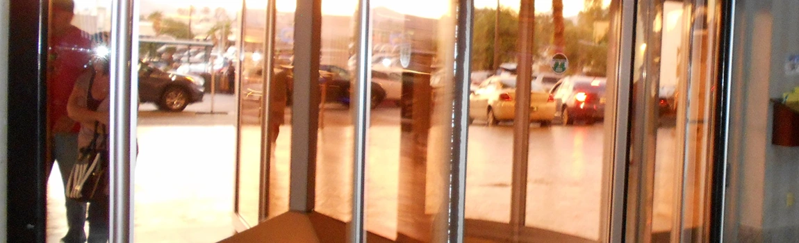 Storefront Glass Repair Cost in Warrington, FL